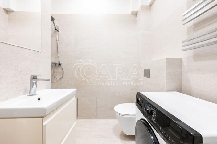 Pronájem bytu 1+kk, Praha - Holešovice, Komunardů, 34 m2