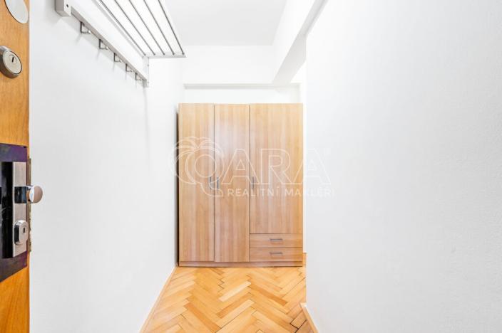 Pronájem bytu 1+kk, Praha - Holešovice, Komunardů, 34 m2