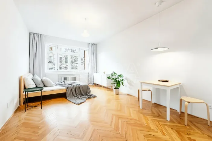 Pronájem bytu 1+kk, Praha - Holešovice, Komunardů, 34 m2