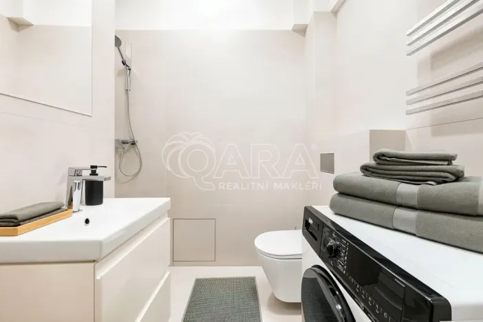 Pronájem bytu 1+kk, Praha - Holešovice, Komunardů, 34 m2