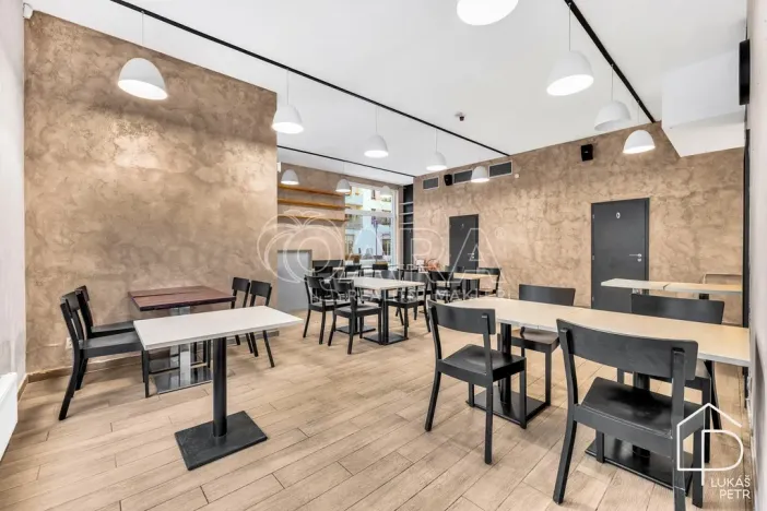 Pronájem restaurace, Praha - Čakovice, Theinova, 187 m2