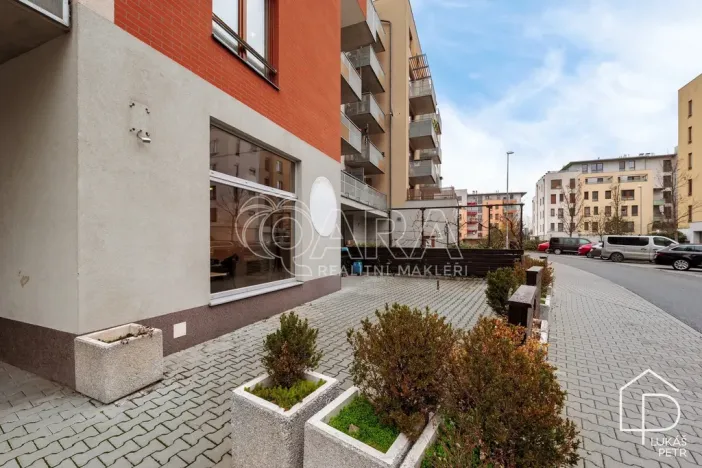 Pronájem restaurace, Praha - Čakovice, Theinova, 187 m2