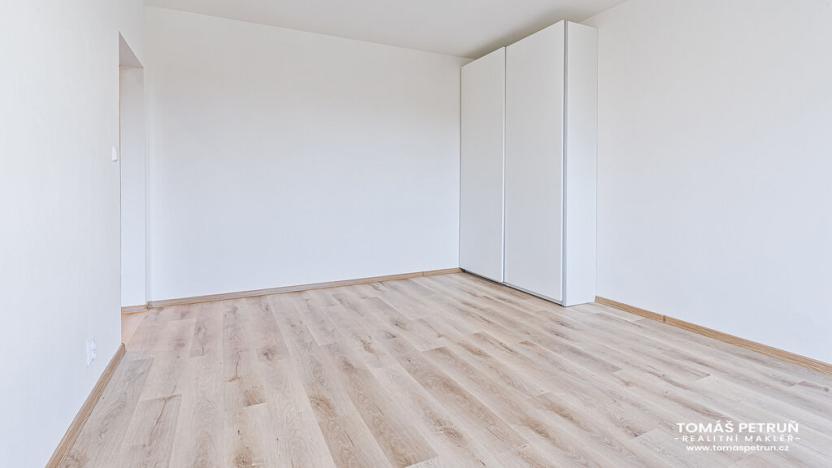 Pronájem bytu 2+kk, Hradec Králové - Nový Hradec Králové, Fričova, 35 m2