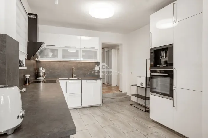 Prodej komerční nemovitosti, Šimanov, 480 m2