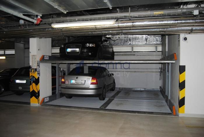 Pronájem garážového stání, Praha - Vršovice, Přípotoční, 15 m2