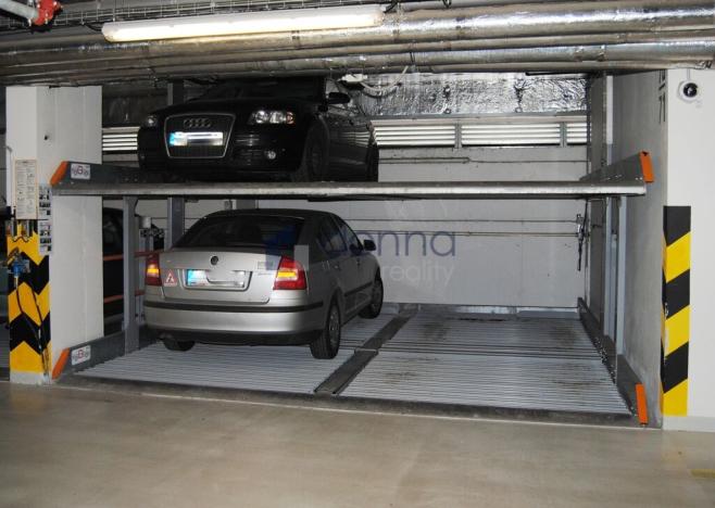 Pronájem garážového stání, Praha - Vršovice, Přípotoční, 15 m2