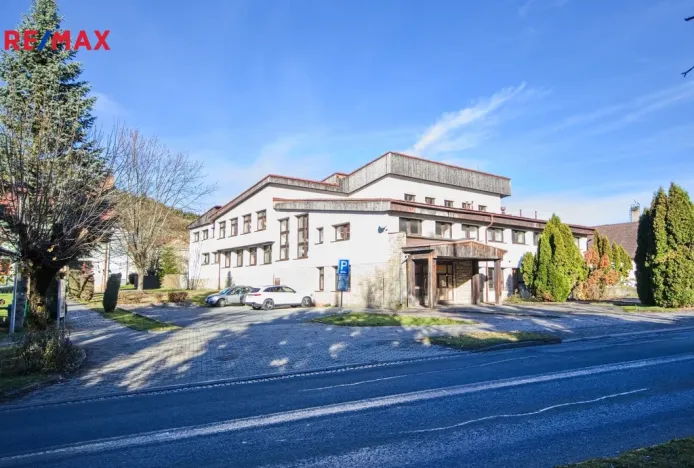 Prodej ubytování, Velké Karlovice, 1770 m2