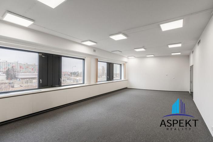 Pronájem kanceláře, Praha - Chodov, Líbalova, 30 m2