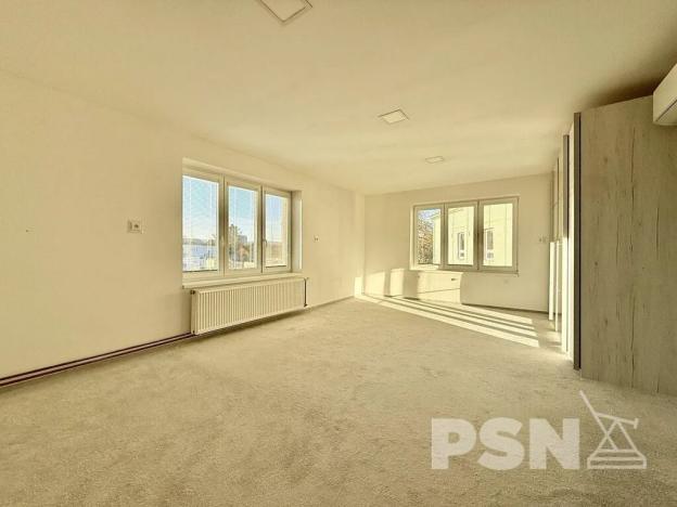 Pronájem kanceláře, Brno, Komárovské nábřeží, 94 m2