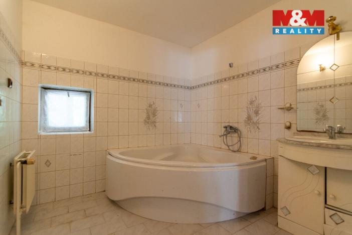 Prodej rodinného domu, Nepomyšl, 410 m2