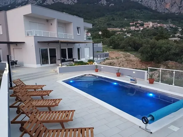 Prodej vily, Makarska, Chorvatsko, 240 m2