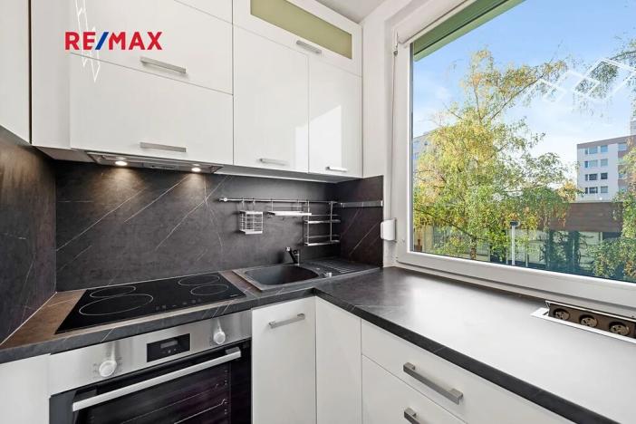 Pronájem bytu 1+kk, Praha - Chodov, Benkova, 30 m2