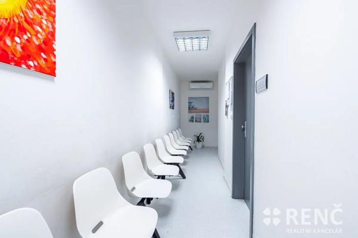 Pronájem kanceláře, Brno, Slovákova, 129 m2