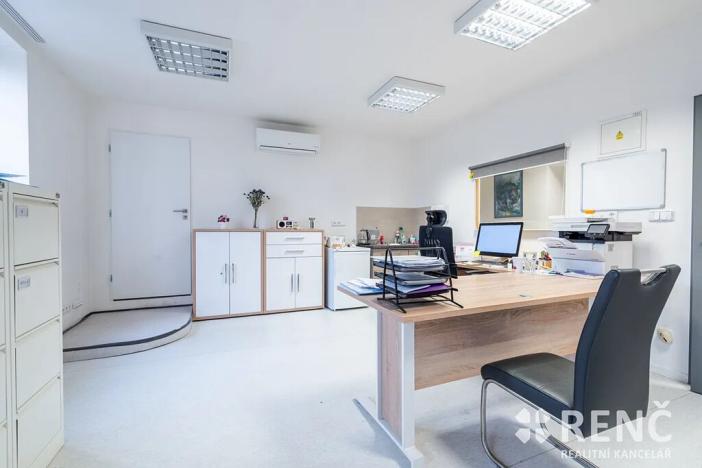 Pronájem kanceláře, Brno, Slovákova, 129 m2
