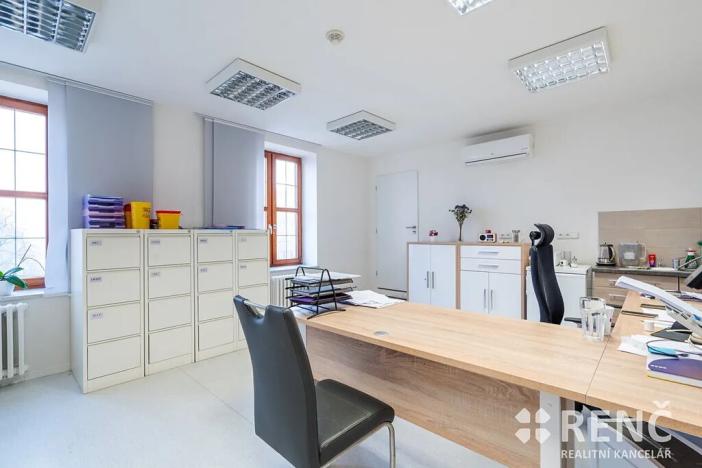 Pronájem kanceláře, Brno, Slovákova, 129 m2