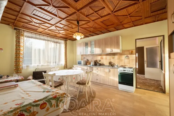 Prodej rodinného domu, Milovice - Benátecká Vrutice, 300 m2