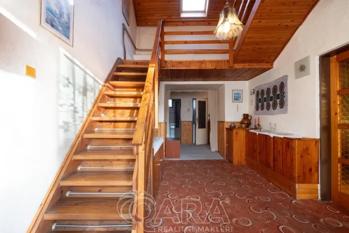 Prodej rodinného domu, Milovice - Benátecká Vrutice, 300 m2