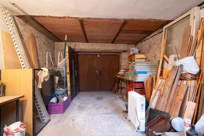 Prodej rodinného domu, Milovice - Benátecká Vrutice, 300 m2