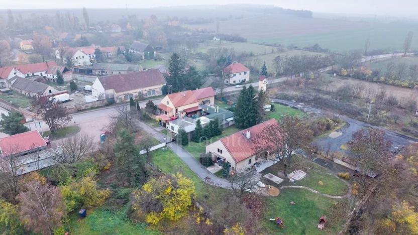 Prodej pozemku, Třebíz, 161602 m2