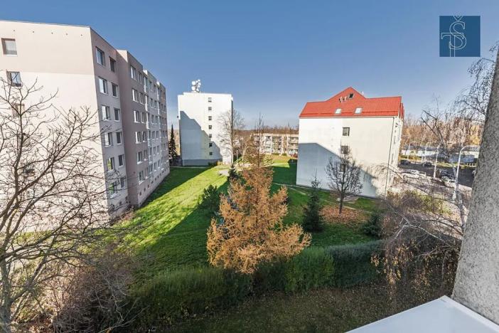 Prodej bytu 3+1, Praha - Újezd nad Lesy, Žárovická, 68 m2