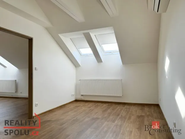 Pronájem bytu 2+kk, Opava - Předměstí, Mařádkova, 55 m2