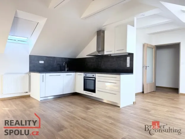 Pronájem bytu 2+kk, Opava - Předměstí, Mařádkova, 55 m2