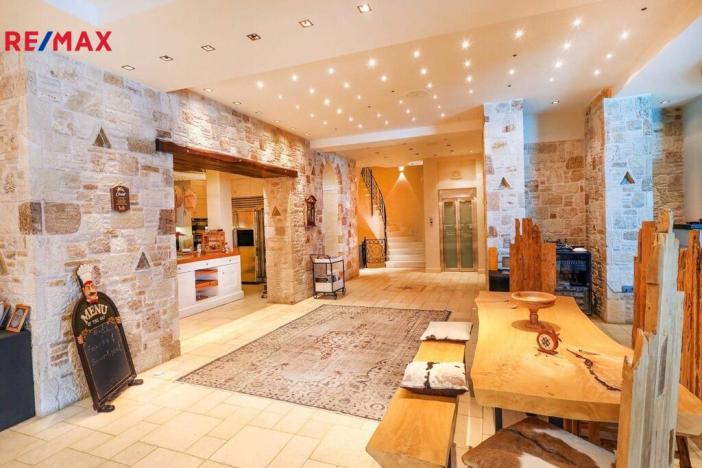 Prodej vily, Anatoliki Attiki,Řecko, 1285 m2