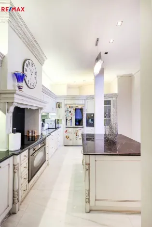 Prodej vily, East Attica Regional Unit,Řecko, 1285 m2