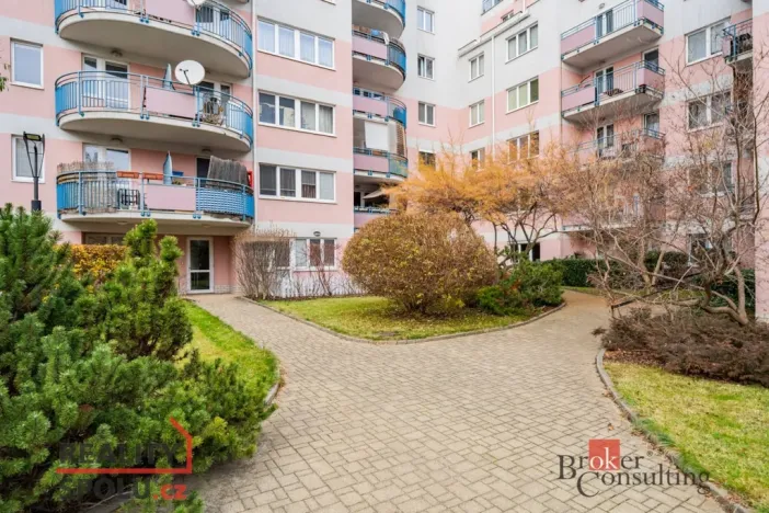 Prodej bytu 2+kk, Praha - Strašnice, Na hroudě, 71 m2