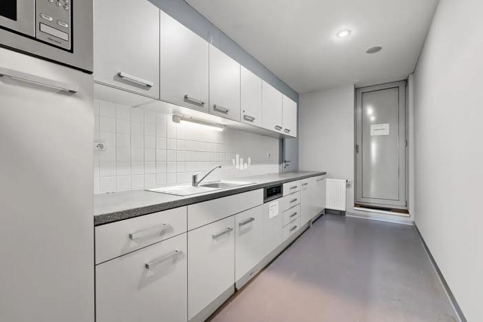 Pronájem kanceláře, Praha - Smíchov, Karla Engliše, 1000 m2