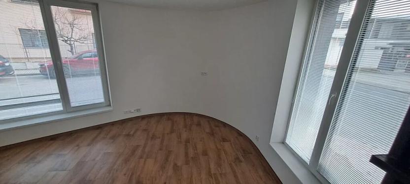 Pronájem bytu 2+kk, Praha - Čakovice, Bělomlýnská, 31 m2