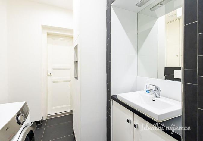 Pronájem bytu 2+kk, Praha - Holešovice, Na Maninách, 47 m2