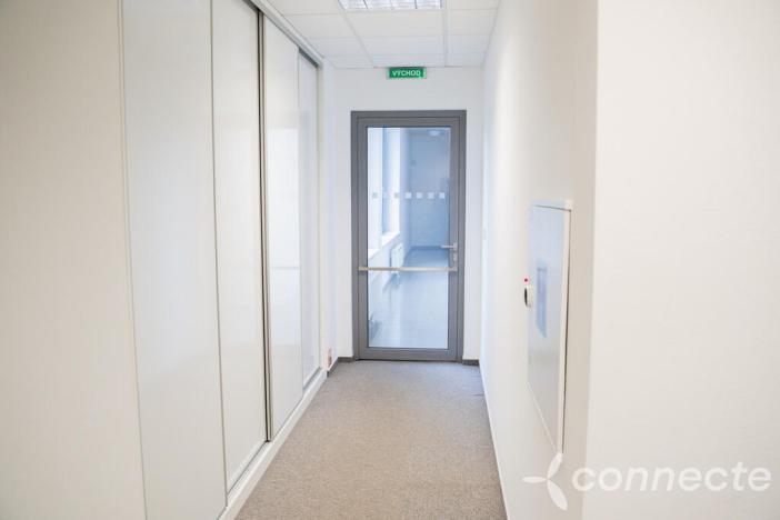 Pronájem kanceláře, Praha - Karlín, Rohanské nábřeží, 159 m2