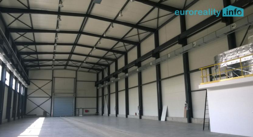 Pronájem skladu, Mariánské Lázně, 600 m2