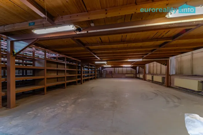 Pronájem skladu, Mariánské Lázně, třída Vítězství, 900 m2