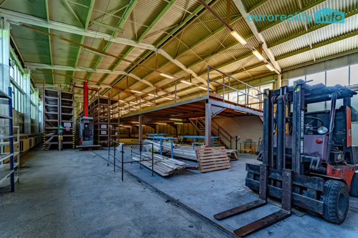Pronájem skladu, Mariánské Lázně, třída Vítězství, 900 m2