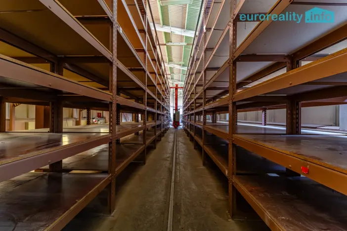 Pronájem skladu, Mariánské Lázně, třída Vítězství, 900 m2