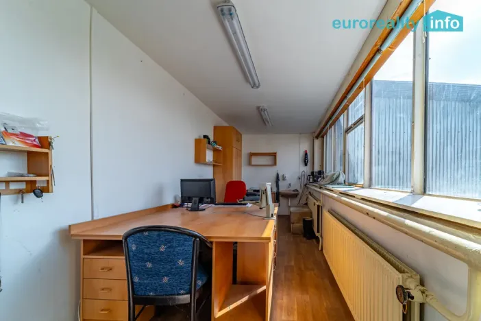 Pronájem skladu, Mariánské Lázně, třída Vítězství, 580 m2