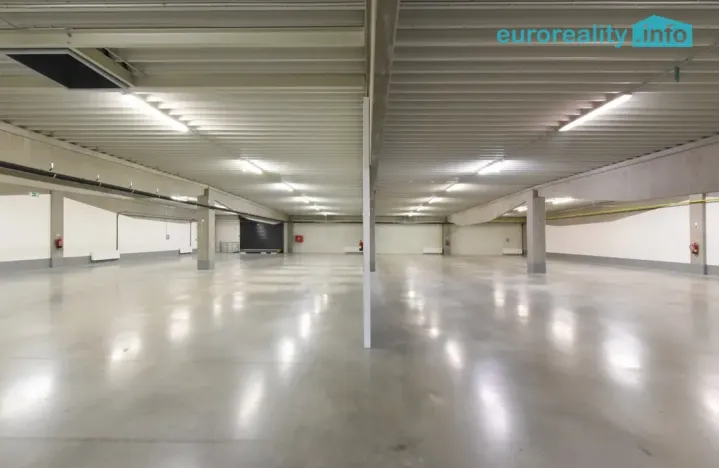 Pronájem skladu, Mariánské Lázně, třída Vítězství, 900 m2