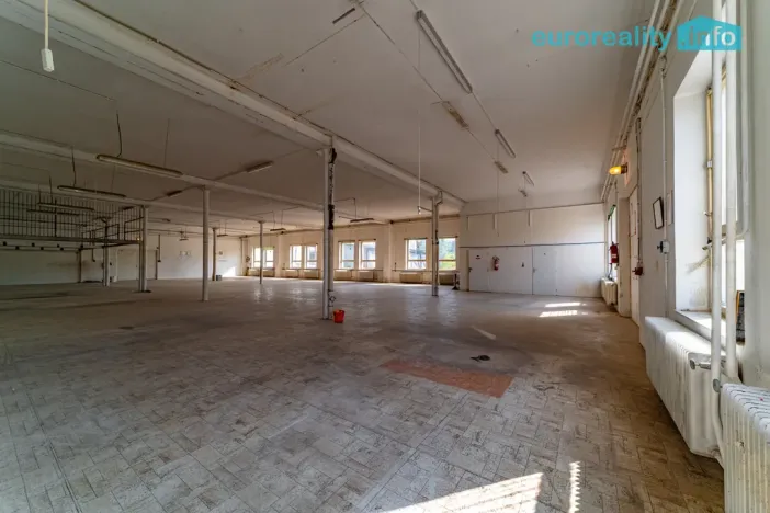 Pronájem skladu, Mariánské Lázně, třída Vítězství, 607 m2