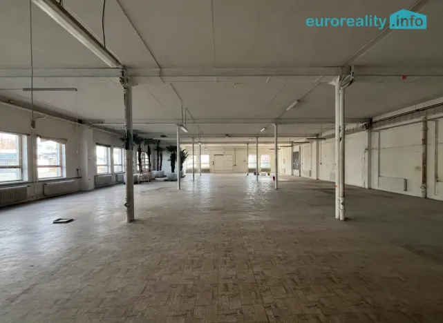 Pronájem skladu, Mariánské Lázně, třída Vítězství, 607 m2