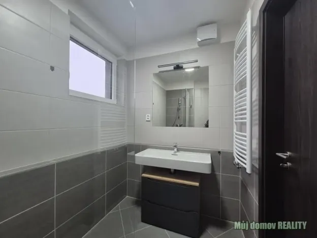 Pronájem bytu 3+kk, Praha - Prosek, Čakovická, 83 m2