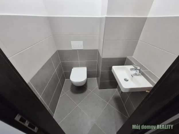 Pronájem bytu 3+kk, Praha - Prosek, Čakovická, 83 m2