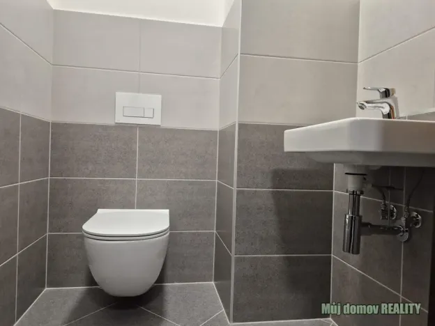 Pronájem bytu 3+kk, Praha - Prosek, Čakovická, 83 m2