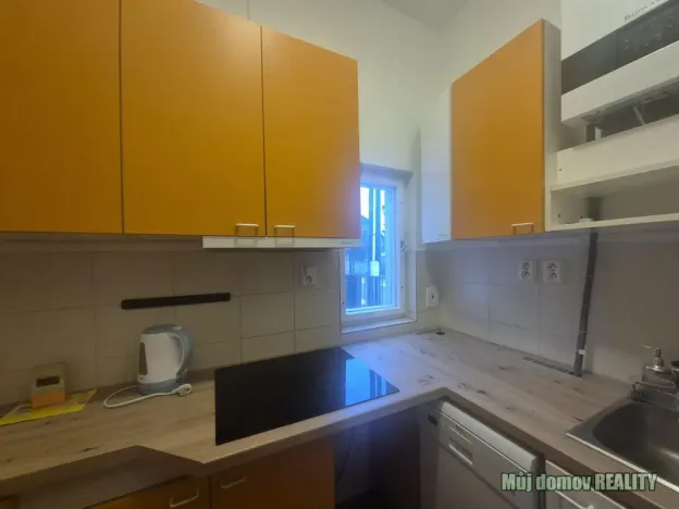 Pronájem bytu 3+1, Praha - Horní Počernice, Mezilesí, 100 m2