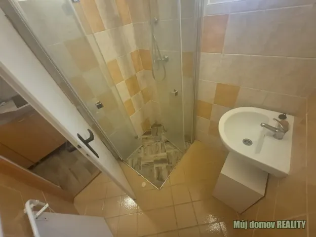 Pronájem bytu 3+1, Praha - Horní Počernice, Mezilesí, 100 m2