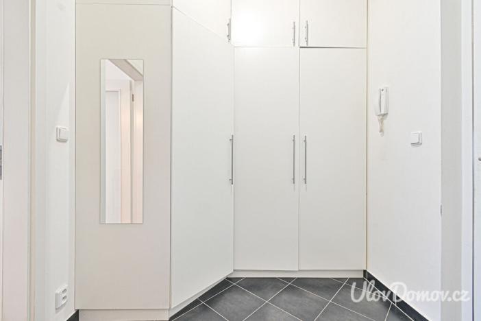 Prodej bytu 1+kk, Praha - Horní Měcholupy, Modenská, 35 m2