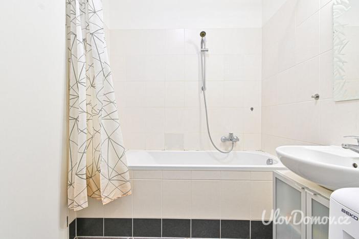 Prodej bytu 1+kk, Praha - Horní Měcholupy, Modenská, 35 m2