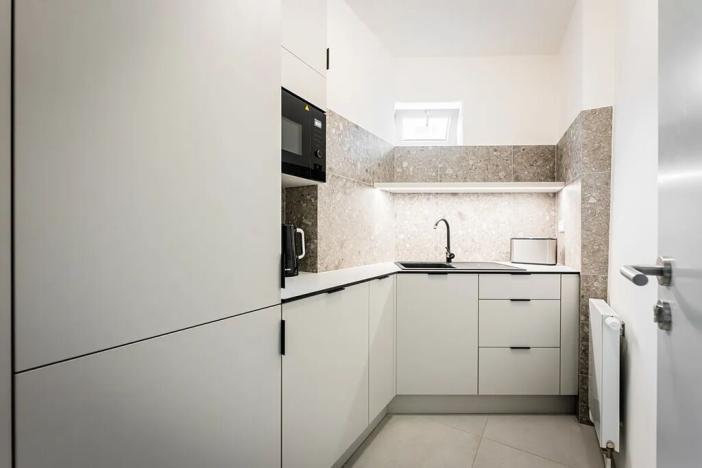 Pronájem kanceláře, Praha - Strašnice, Třebohostická, 122 m2