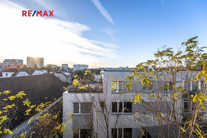 Pronájem bytu 2+kk, Praha - Strašnice, Novostrašnická, 68 m2